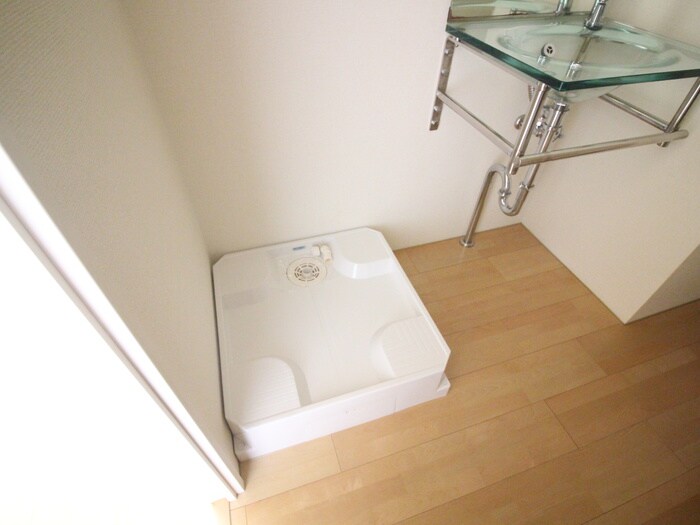 物件内観写真15　(洗濯機置場)