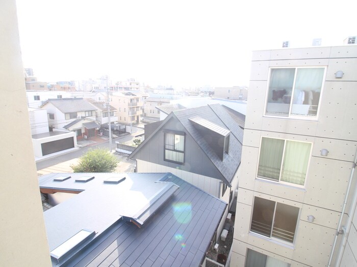 物件内観写真15　(室内からの展望)