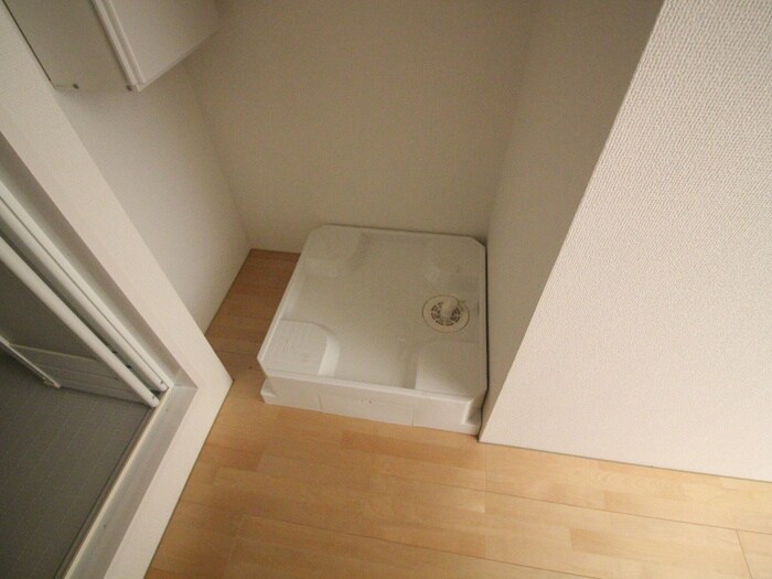 物件内観写真17　(洗濯機置場)