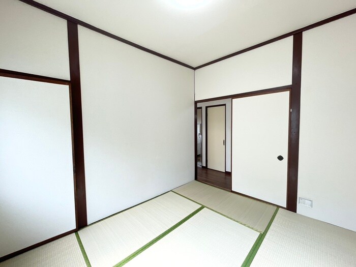 物件内観写真2　(居室)