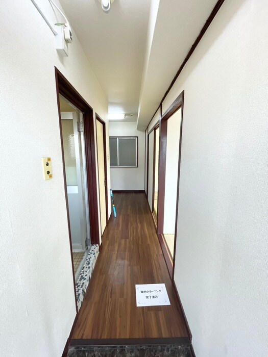 物件内観写真10　(廊下)