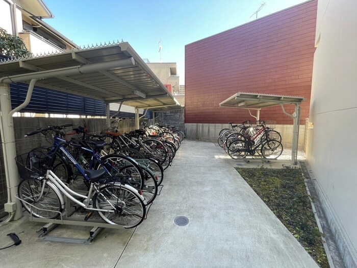 物件外観写真3　(駐輪場)