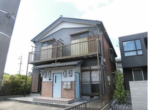 ハイツ西條外観写真