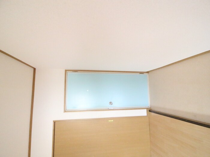 物件内観写真7　(玄関)