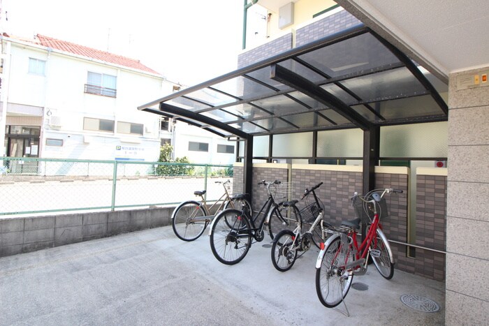 物件外観写真5　(駐輪場)