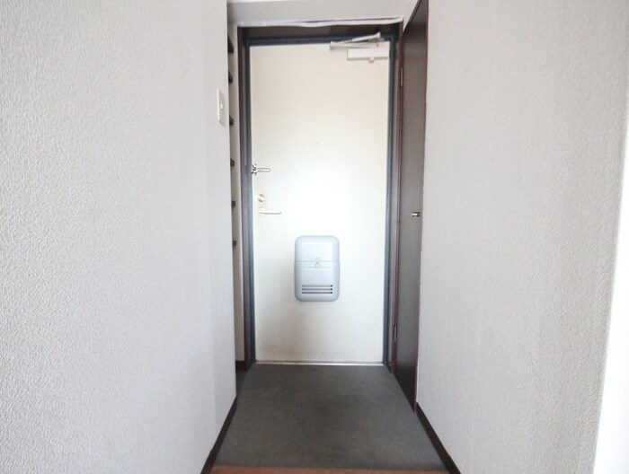 物件内観写真18　(玄関)