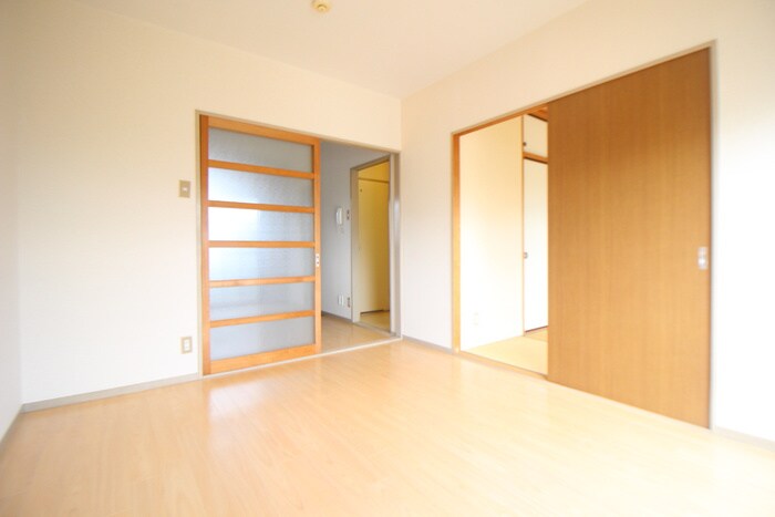 物件内観写真8　(居室)