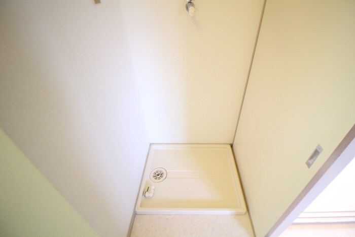 物件内観写真17　(洗濯機置場)