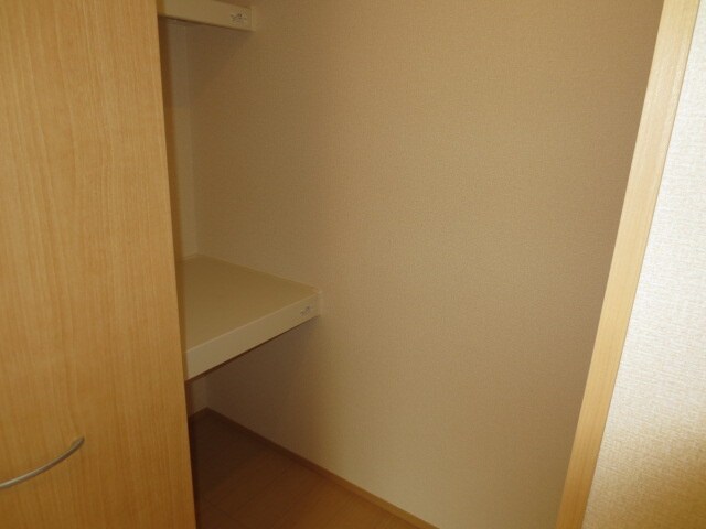物件内観写真11　(収納)
