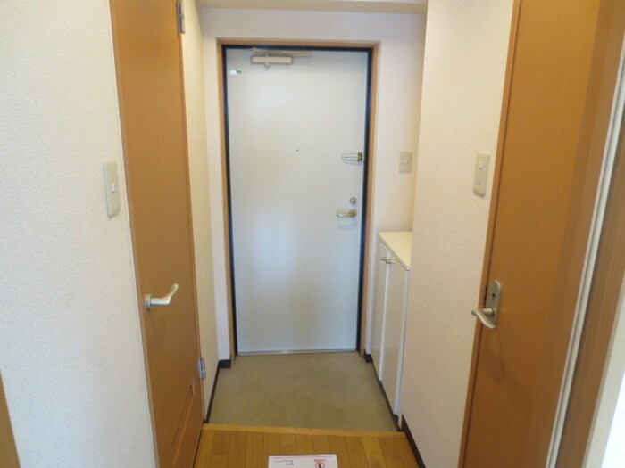 物件内観写真15　(玄関)