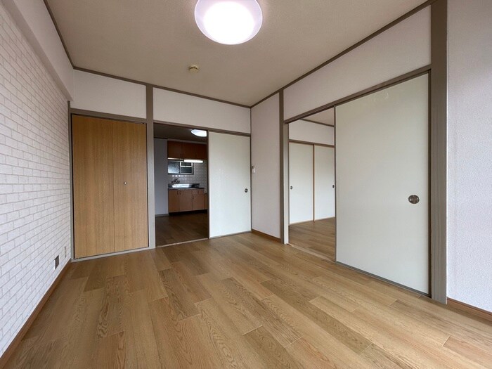 物件内観写真8　(居室)