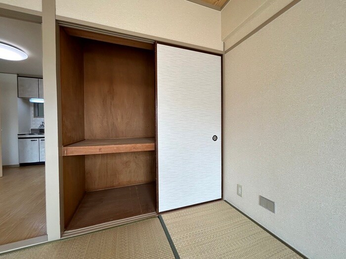 物件内観写真10　(収納)