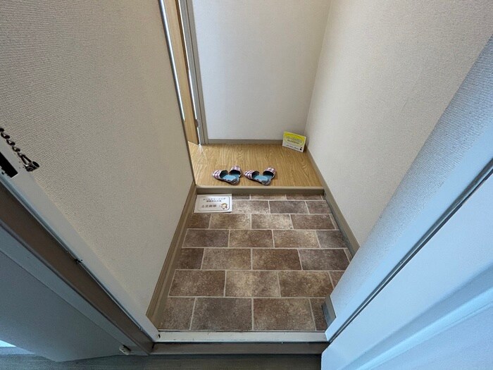 物件内観写真14　(玄関)