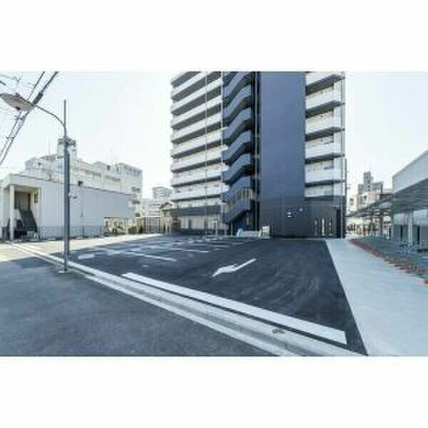 物件外観写真3　(駐車場)