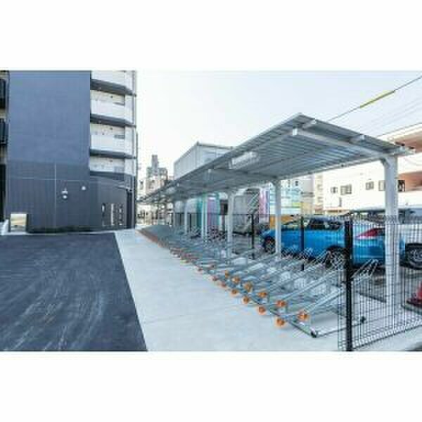 物件外観写真4　(駐輪場)