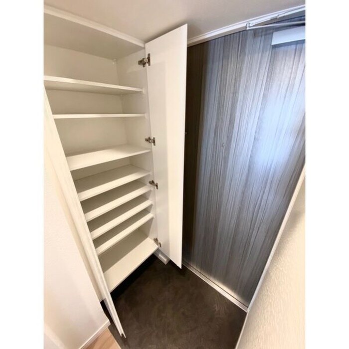 物件内観写真14　(靴箱)