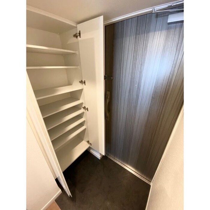 物件内観写真15　(靴箱)