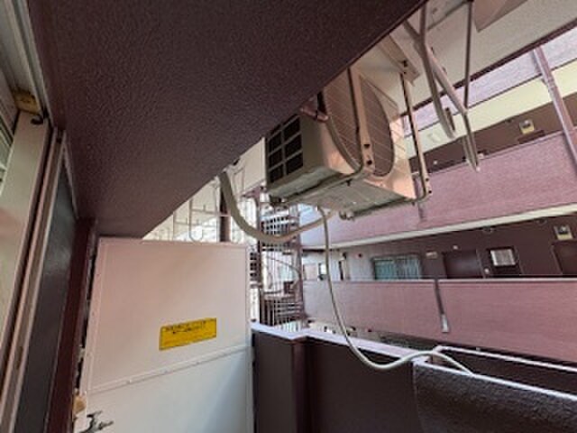 物件内観写真12　(室内からの展望)