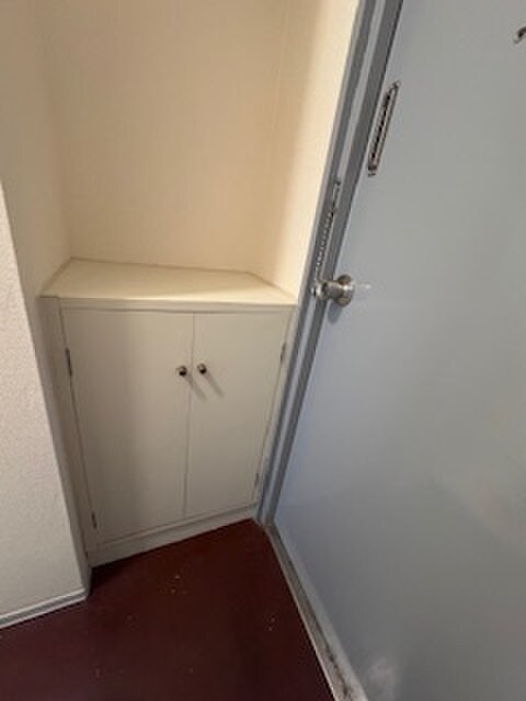 物件内観写真18　(玄関)