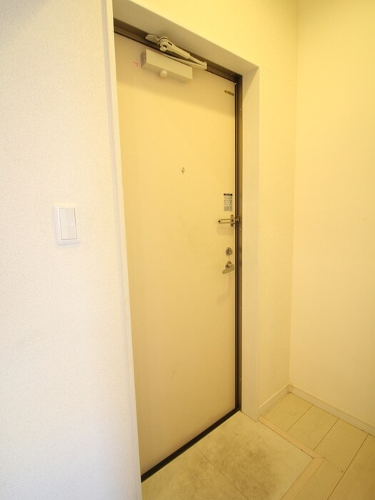物件内観写真15　(玄関)