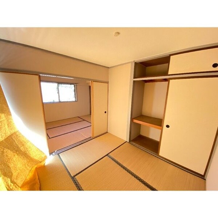 物件内観写真3　(居室)