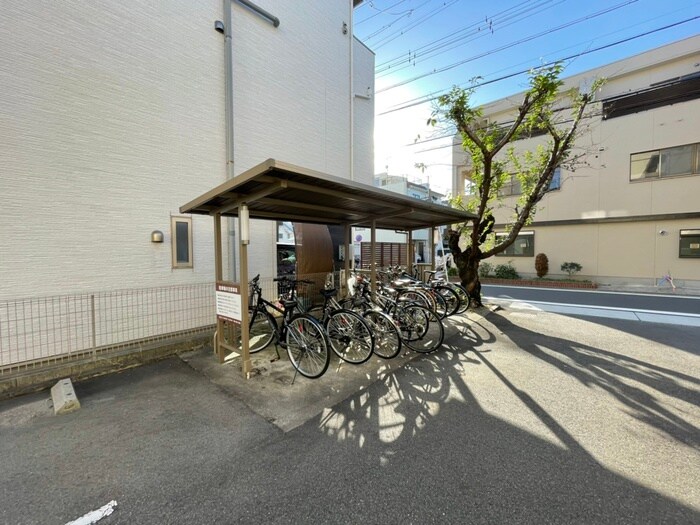 物件外観写真3　(駐輪場)