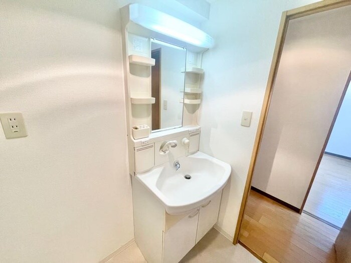 物件内観写真11　(洗面)