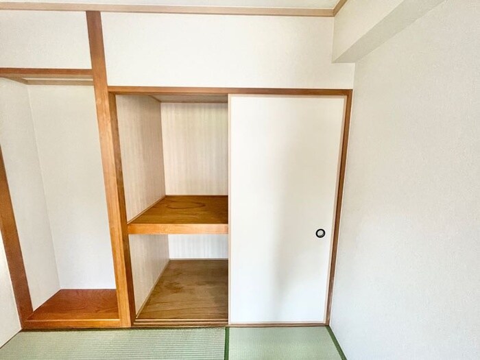 物件内観写真12　(収納)