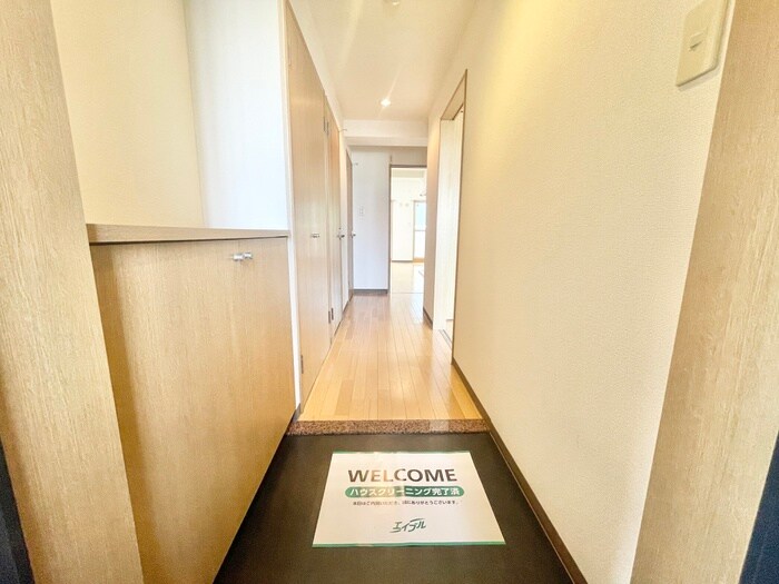 物件内観写真13　(玄関)