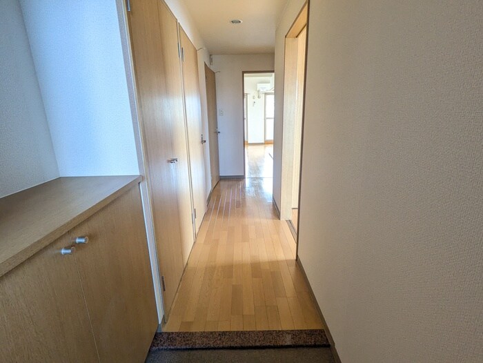 物件内観写真16　(廊下)