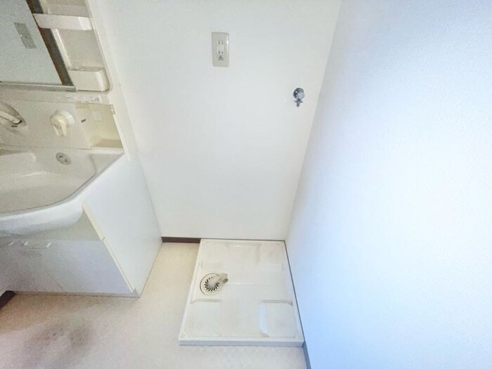 物件内観写真17　(洗濯機置場)