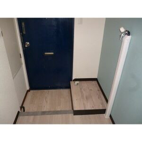 物件内観写真14　(玄関)