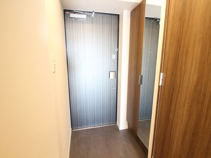 物件内観写真16　(玄関)