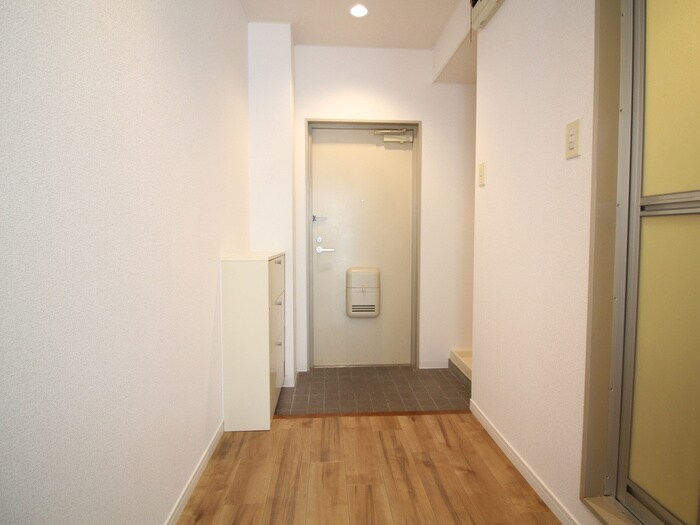 物件内観写真18　(廊下)