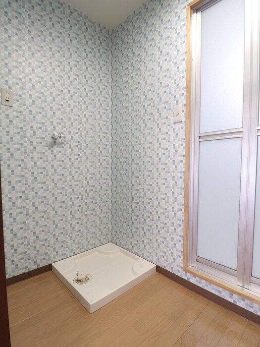 物件内観写真12　(洗濯機置場)