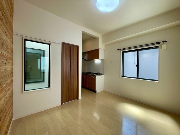 物件内観写真8　(居室)