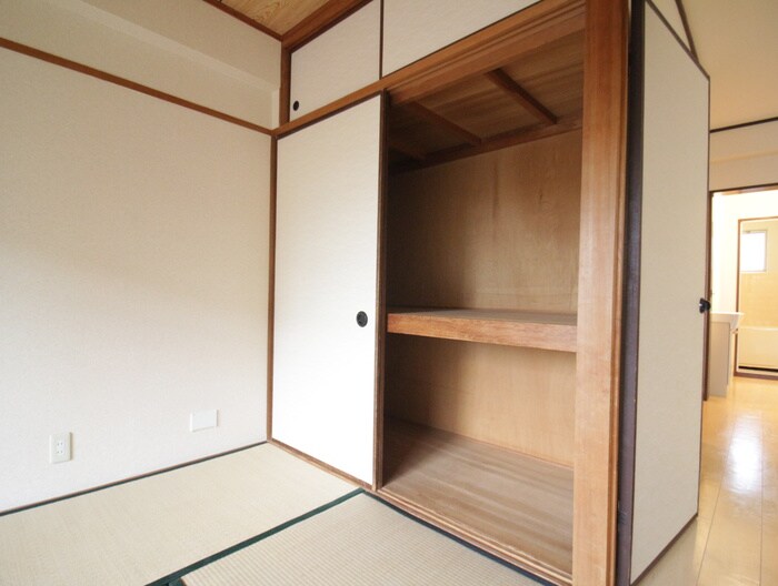 物件内観写真11　(収納)