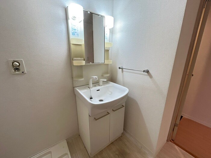 物件内観写真12　(洗面)