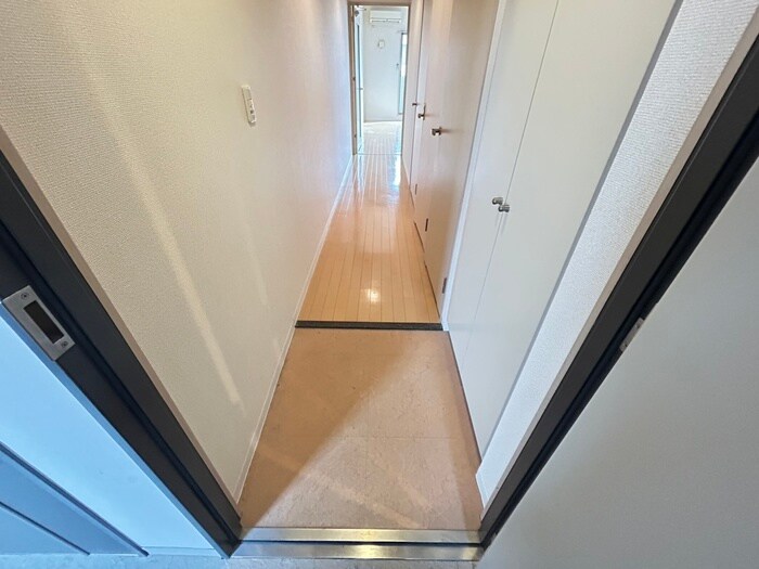 物件内観写真14　(玄関)