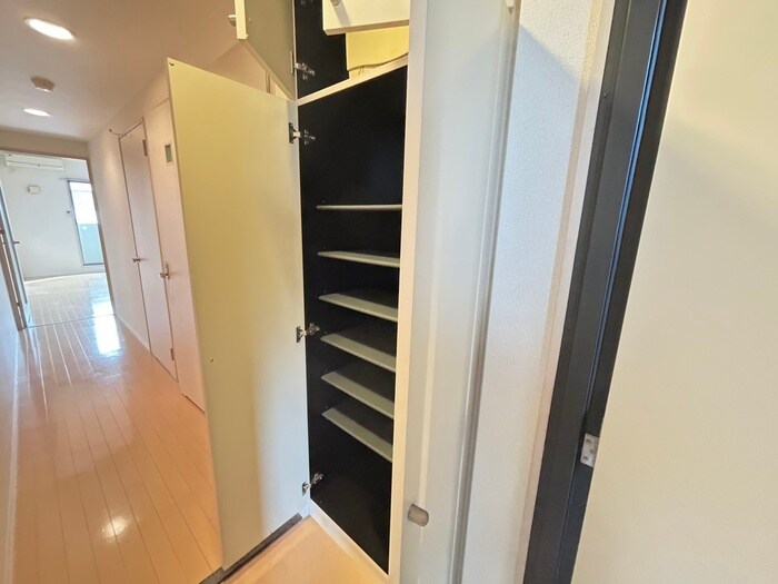 物件内観写真19　(靴箱)