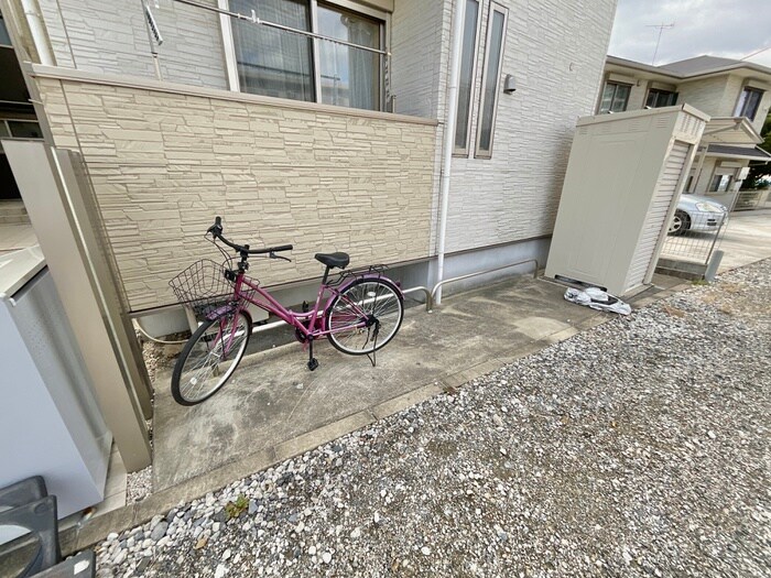 物件外観写真6　(駐輪場)