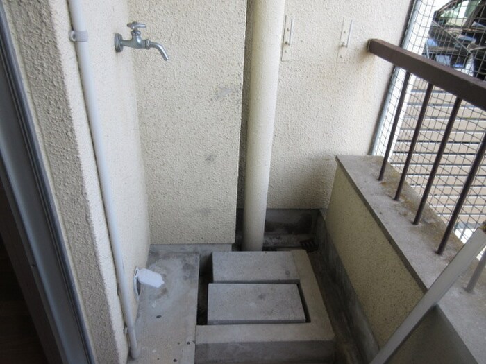 物件内観写真15　(洗濯機置場)