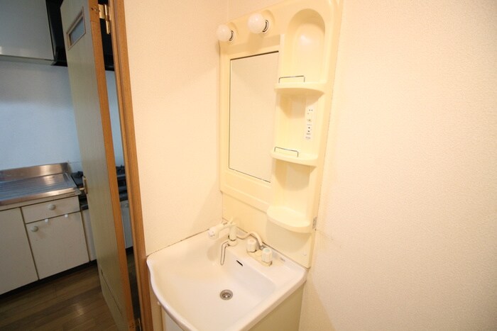 物件内観写真11　(洗面)