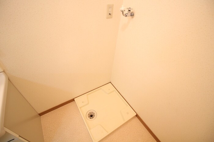 物件内観写真11　(洗濯機置場)