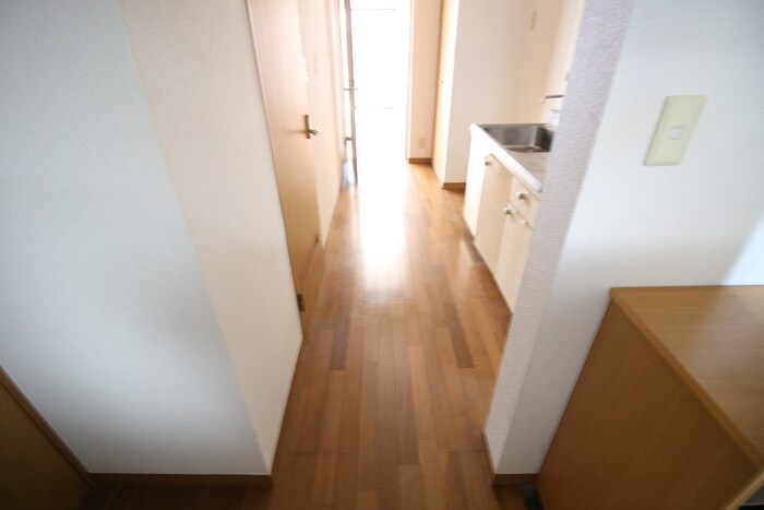 物件内観写真17　(廊下)