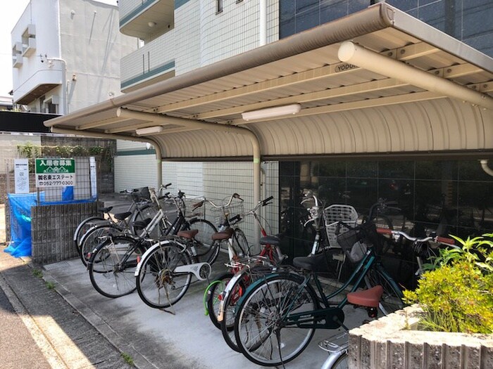 物件外観写真6　(駐輪場)