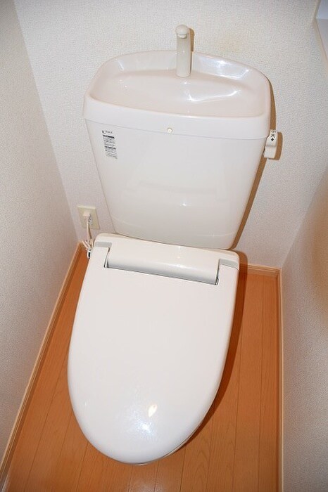 物件内観写真8　(トイレ)