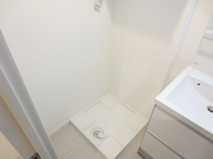 物件内観写真10　(洗濯機置場)