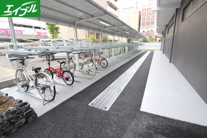 物件外観写真5　(駐輪場)