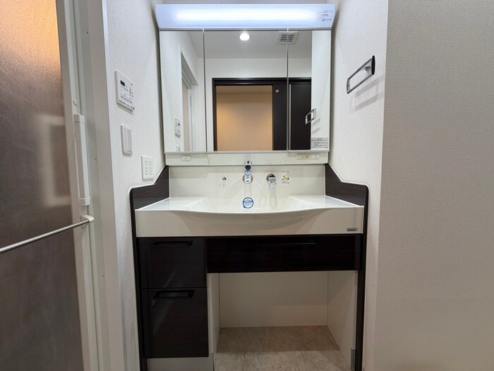 物件内観写真12　(洗面)